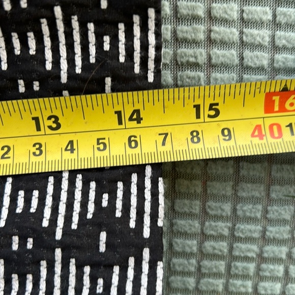 Geometric Print Shorts - Picture 5 of 7